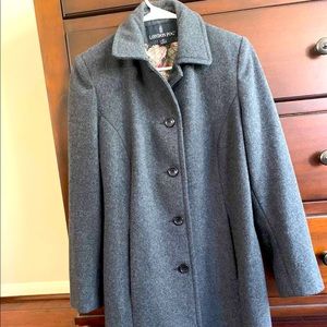 London Fog Wool Coat size 2P- Gray